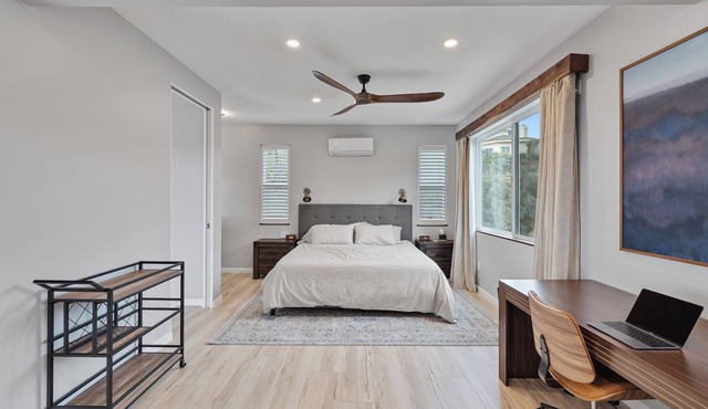 Sunset House: 2BR Hilltop Home with Views + Lux Baths; Beaches, Safari Park