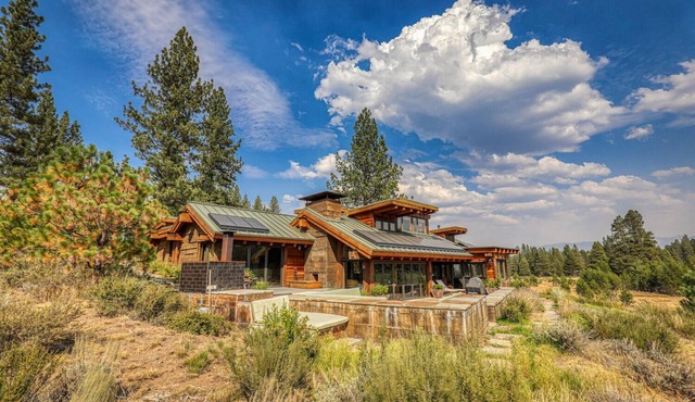 Sunset House - Iconic 4,250 ft 5BR Truckee/North Tahoe Designer Showcase Home