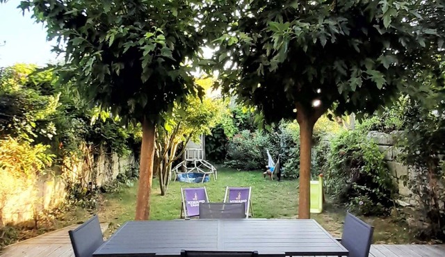 Superb House With Balcony In Talence