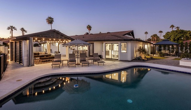 SWSS 4BR Kierland Luxury Escape | Heated Pool, Hot Tub, Putting Green, Game Room, Pickleball