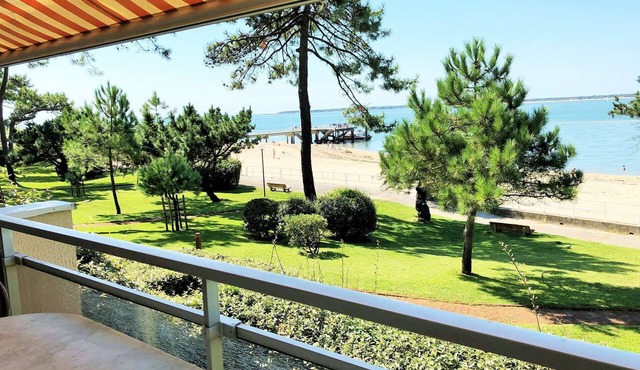 T2 Moulleau center with sea view and parking
