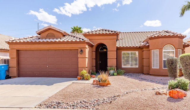 Tasteful North Phoenix Pet Friendly Home 8 mins Mayo Clinic & Desert Ridge Mall