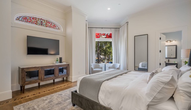 The George Luxury Boutique Inn