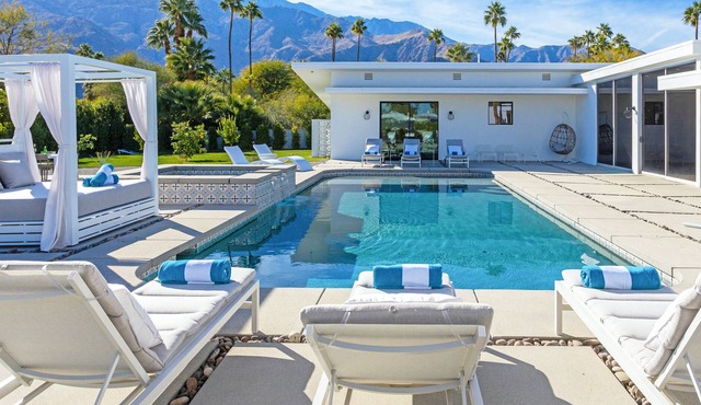 The Majestic Estate - Luxury Mid-Mod Private Estate!