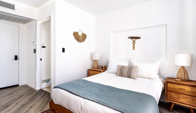 The Nook – Cozy Desert Room