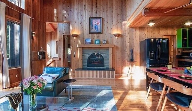 The Sonoma Treehouse (3-Bedroom Home) - Pets Allowed by RedAwning
