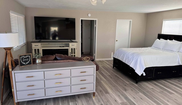 The Wildomar Sunset Studio w/75" QLED