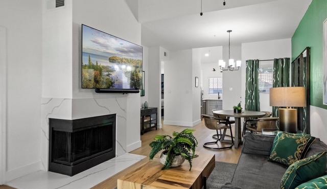 Top Floor Remodeled | Free Parking | Direct Wi-Fi