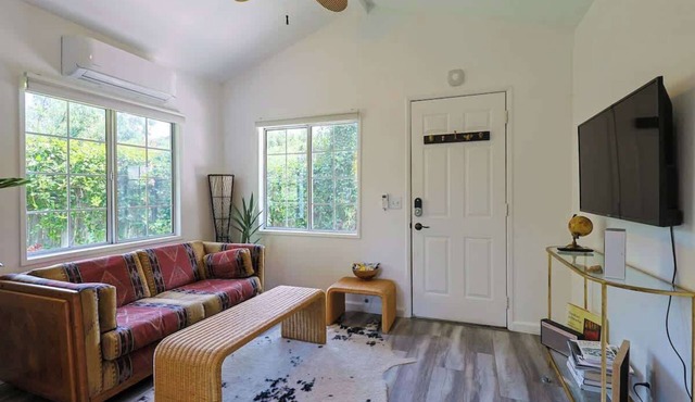 Topanga 1BR Bungalow | Canyon Views + Loft | C&C