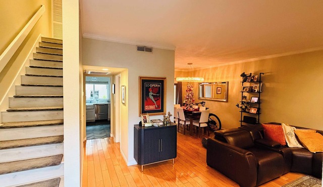 Townhouse - 2bed 2.5bath, Pool, Hot Tub, Gym, Shop