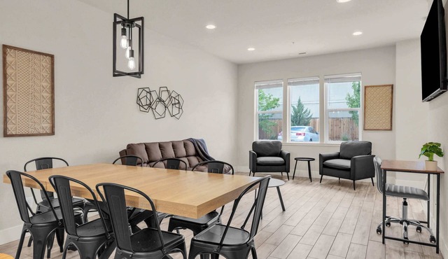 Tranquil Haven|2 BR| 2.5 Baths|3TVs|Sleeps 7