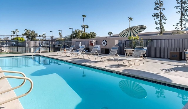 Triple 2-BR Escape! Full Kitchens, Outdoor Pools, Games, Bike Routes & Gym!