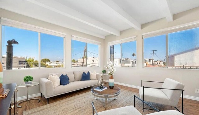 Two Bedroom Beachside Residence with Rooftop Views