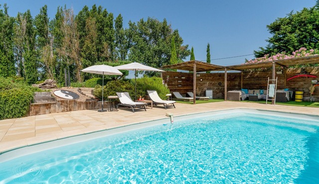 Unique 'Prestige Barrel' Cottage with Private Pool, Wi-Fi, and Air Conditioning