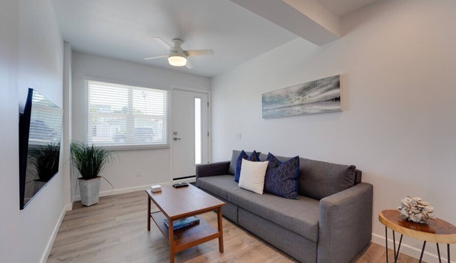 Updated 1BR in Point Loma – Near Harbor & Airport