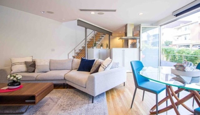 Urban Luxury House in Brentwood