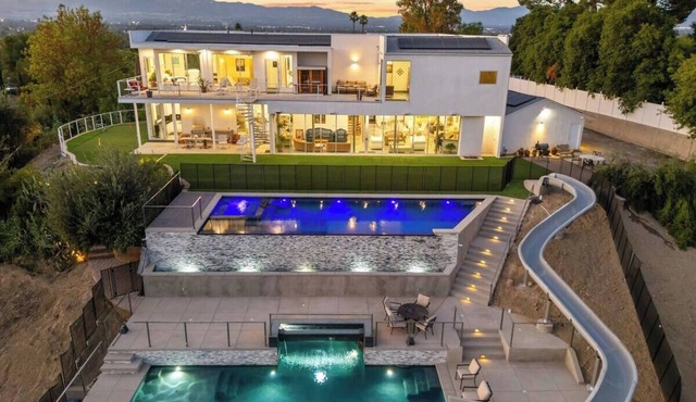 Valley Hills Estate with Water slide, 2 Pools, Sauna & Views