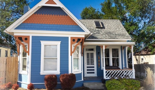 Victorian Suites ~ The Perfect Location with all the Comforts of Home