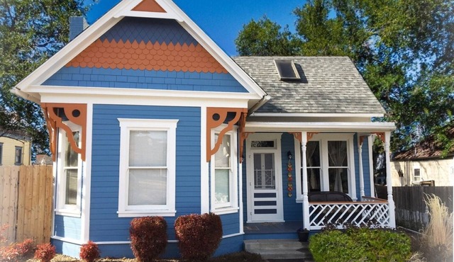 Victorian Suites ~ The Perfect Location with all the Comforts of Home