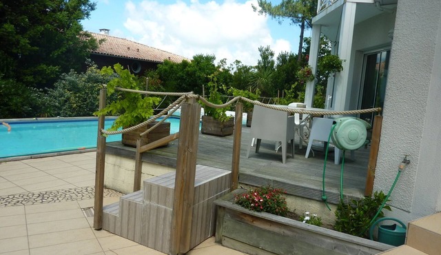 Villa 2 kms from the dune du pyla (walking distance to the beach), swimming pool, SPA, Rooftop
