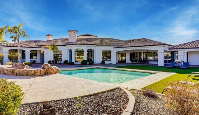 Villa del Sol: Heated Pool, B-Ball & Guest House