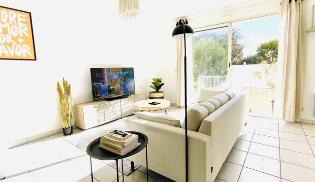 Villa Rodger, 80m2 Proche Centre Ville et Route des Plages, 2 ch, Parking, ext