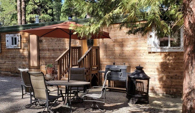 Western Cabin at Bigfoot Lodging Lassen