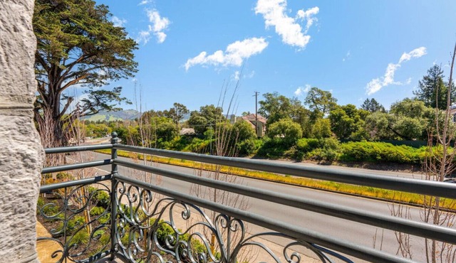 Wine Country Escape Boutique Hotel, 1BR Queen