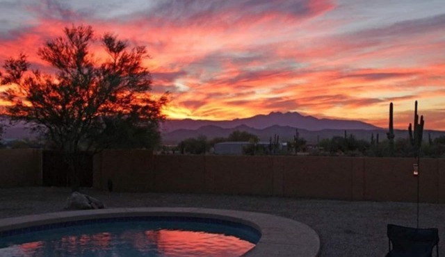 Winter getaway, come escape with a pool!
