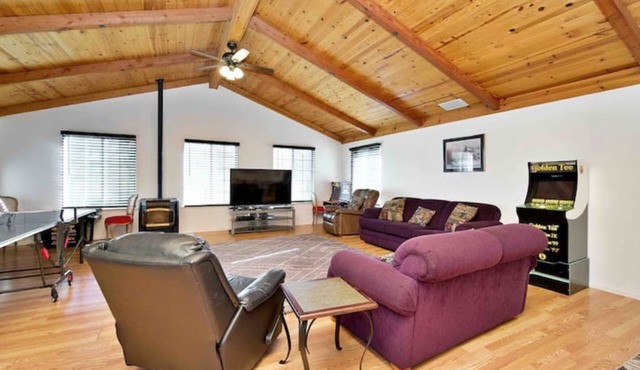 Yosemite Lakes 7-BR 10-Bed Ping Pong, Great Games!Family getaways!