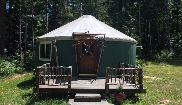 YURT with Sauna & Treehouse set in the Redwoods & Meadows at Private Family Farm