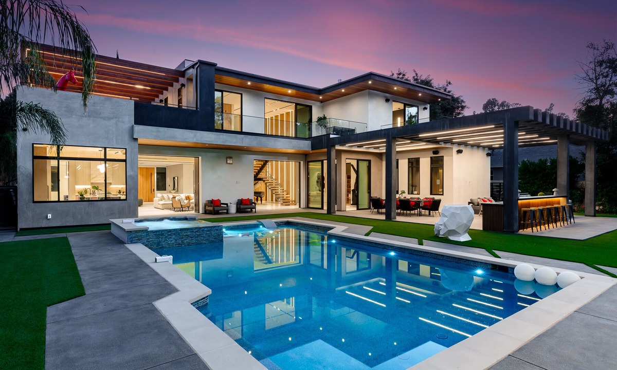 Tarzana Villa | Amazing 5 bedrooms Villa with large swimming pool