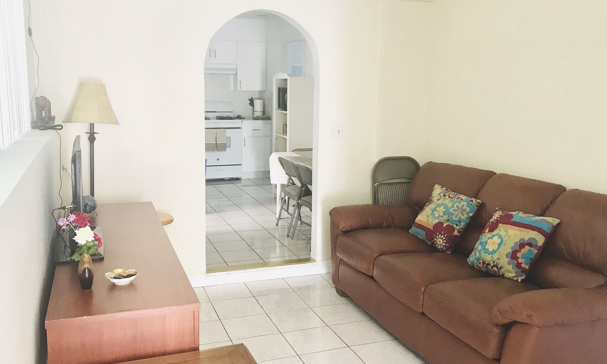 Bay Park House | Entire 3 Bedrooms Guest House Close Beach Downtown