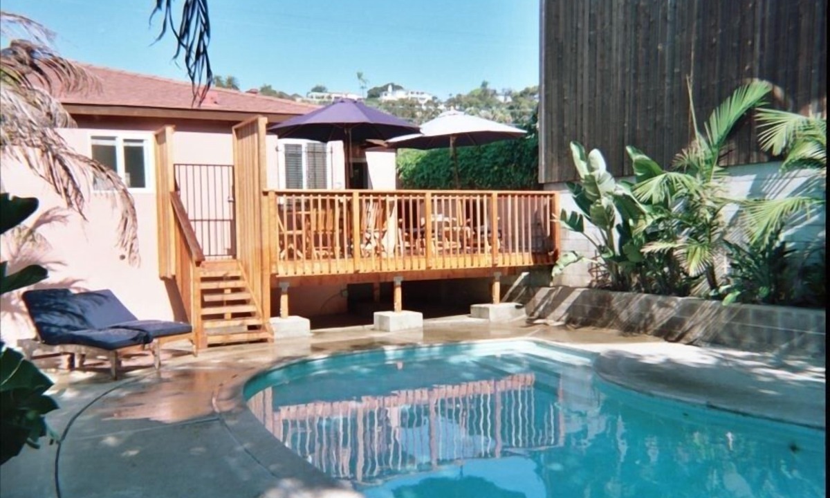 Old Town Apartment | Historic Old Town District Studio , Pool, Cabana/ Pets Welcome