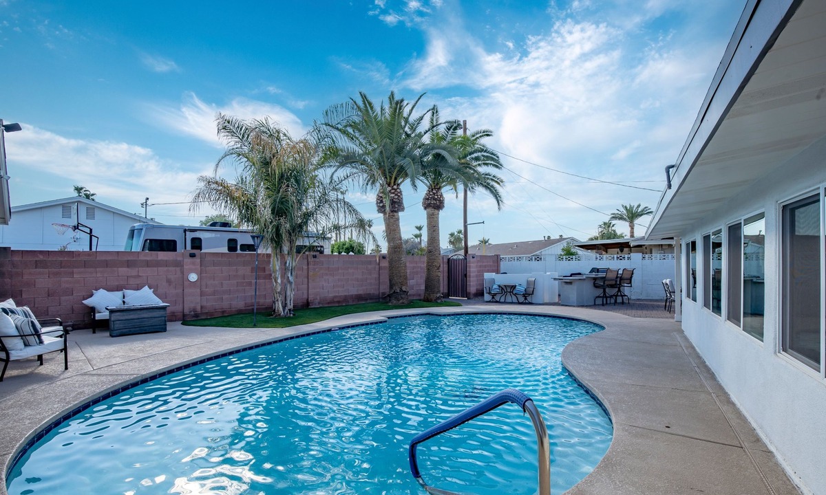 Village Grove House | Desert Oasis Retreat Pool Spa Casita