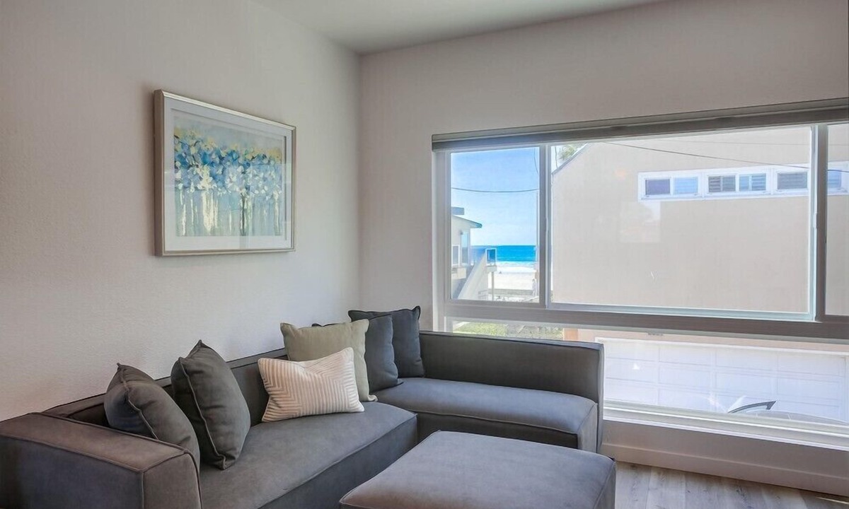 Mission Beach Condo | 1 House to Beach * Corner Unit * Ocean View
