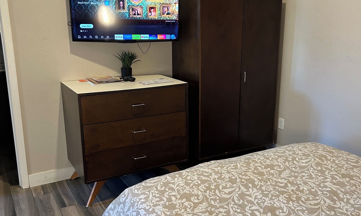Mission Hills Hotel | Newer private Studio in a great location