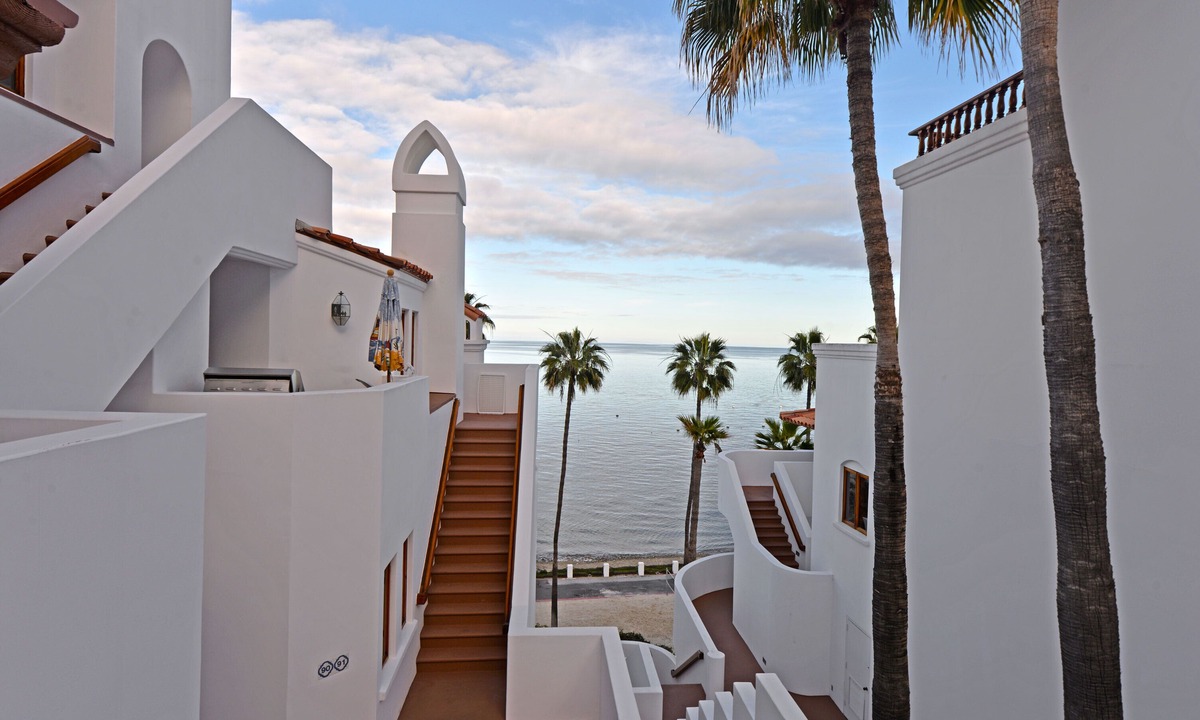 Avalon Condo | H890: Breathtaking ocean front villa, 2 Fireplaces, Cart, King Bed, VIEWS