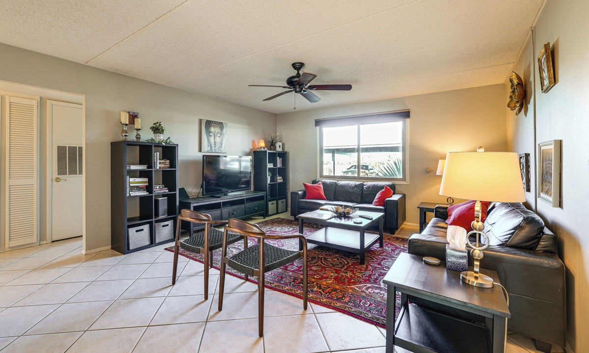 Villa Green Condo | Pool Access & Private Patio! Prime Arcadia Condo