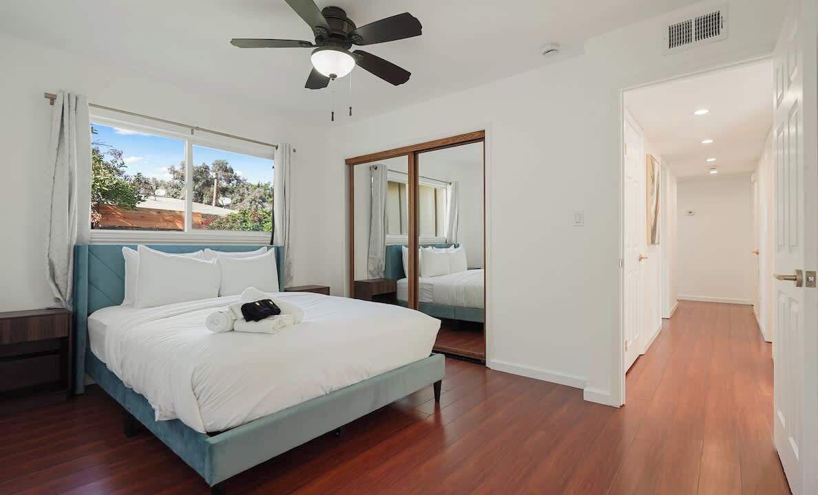 East San Mateo Apartment | Lakefront 3Beds/1.5Bath Retreat w/ Water Views Walk to Shops Near SF