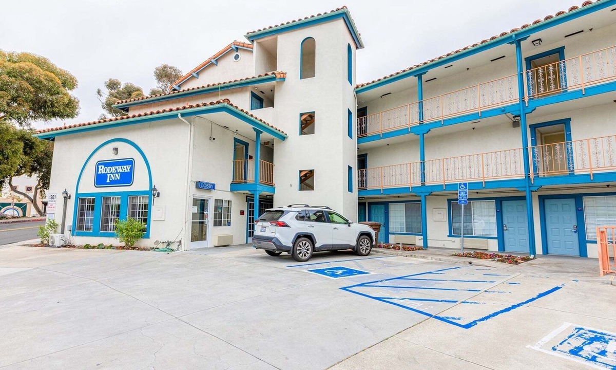 San Clemente Apartment | Suite - King Bed|Non - Smoking