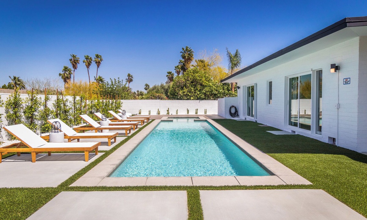Racquet Club West House | Marvelous 5-bedroom house with pool