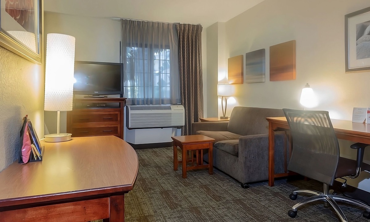 Anaheim Resort Hotel | 1BR Suite w/Kitchen just 2 Miles from Disney Reso