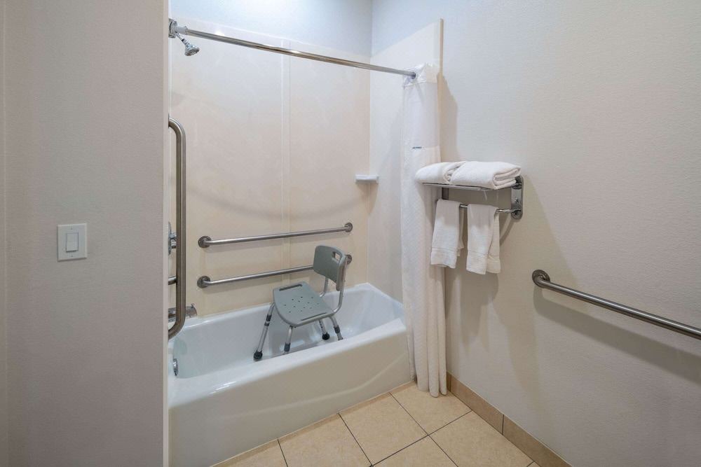 Photo of Bathroom in Tracy