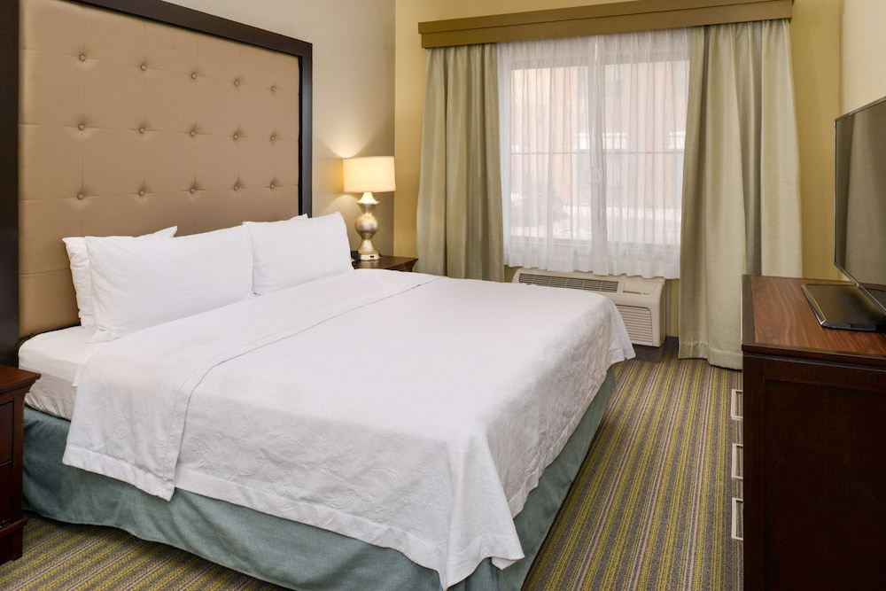Photo of Bedroom in Raisin