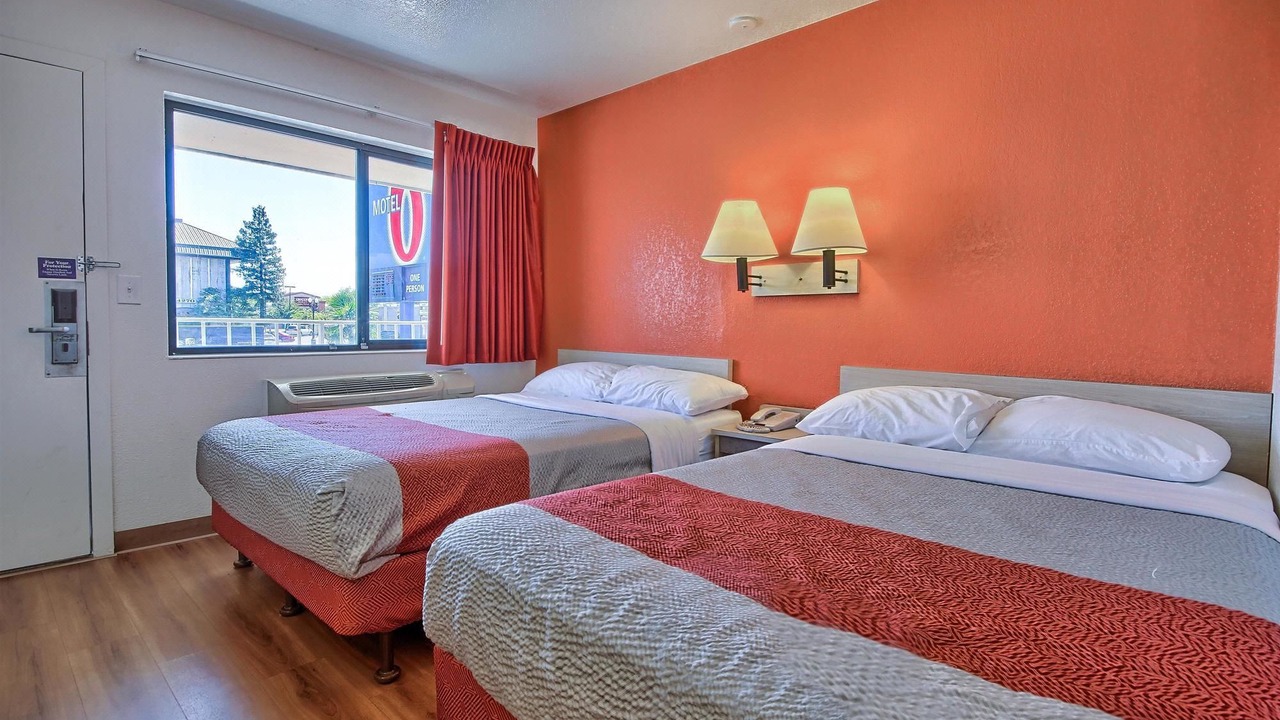 Photo of Bedroom in Raisin
