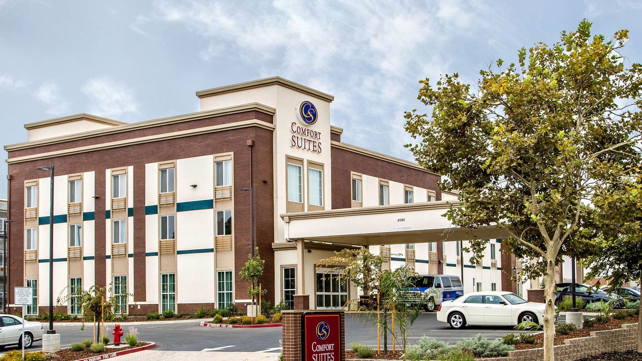 Photo of Buildings in Woodland