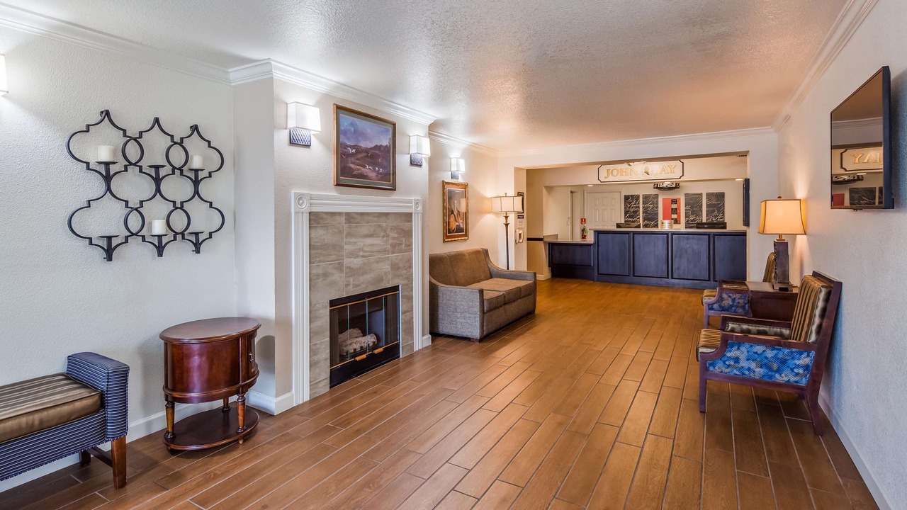 Photo of Livingroom in Southwestern Sacramento