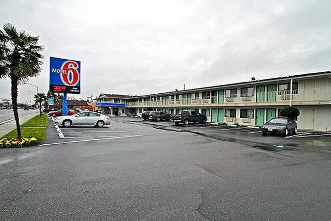 Photo of Buildings in Raisin