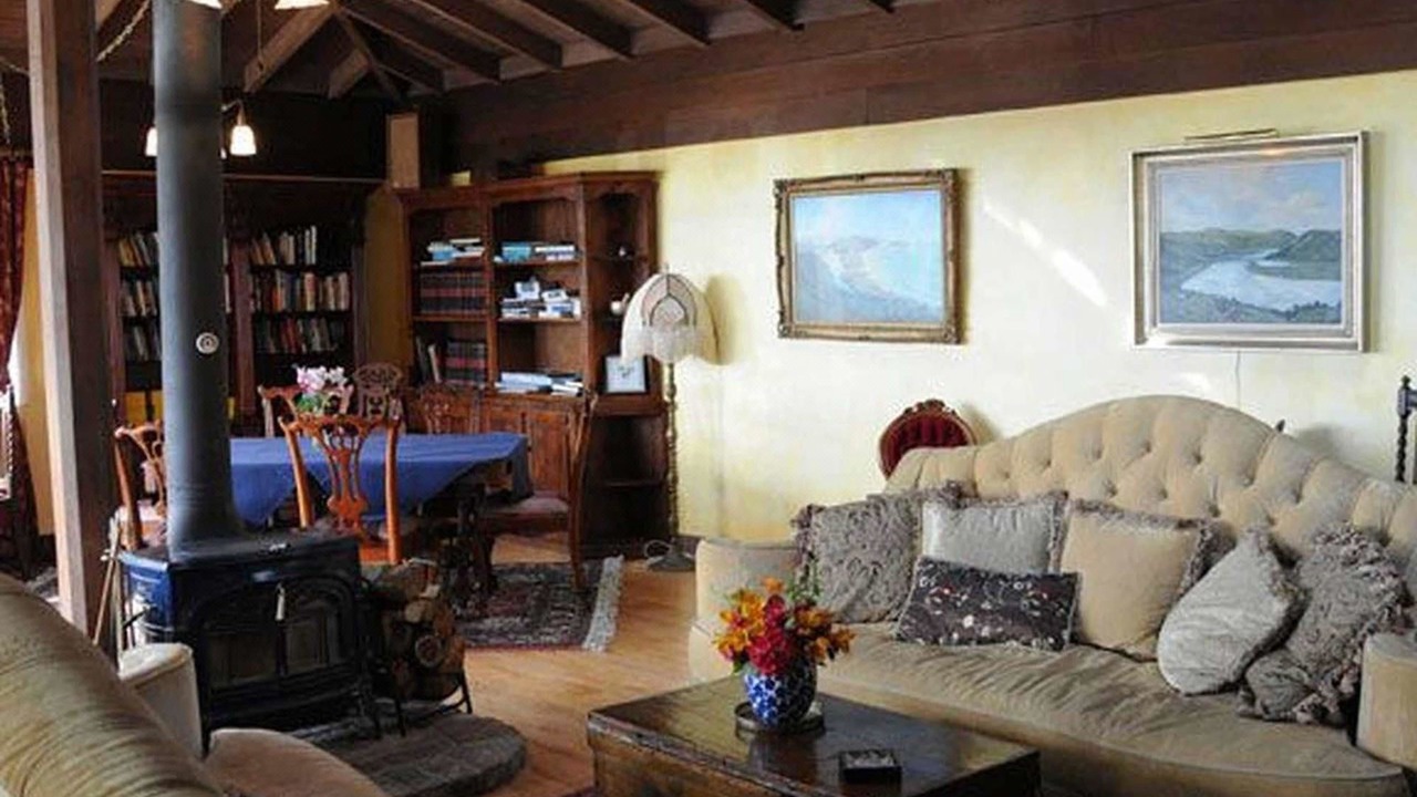 Photo of Livingroom in Jenner